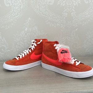 Size 10 blazer , 77 vntg suede mix